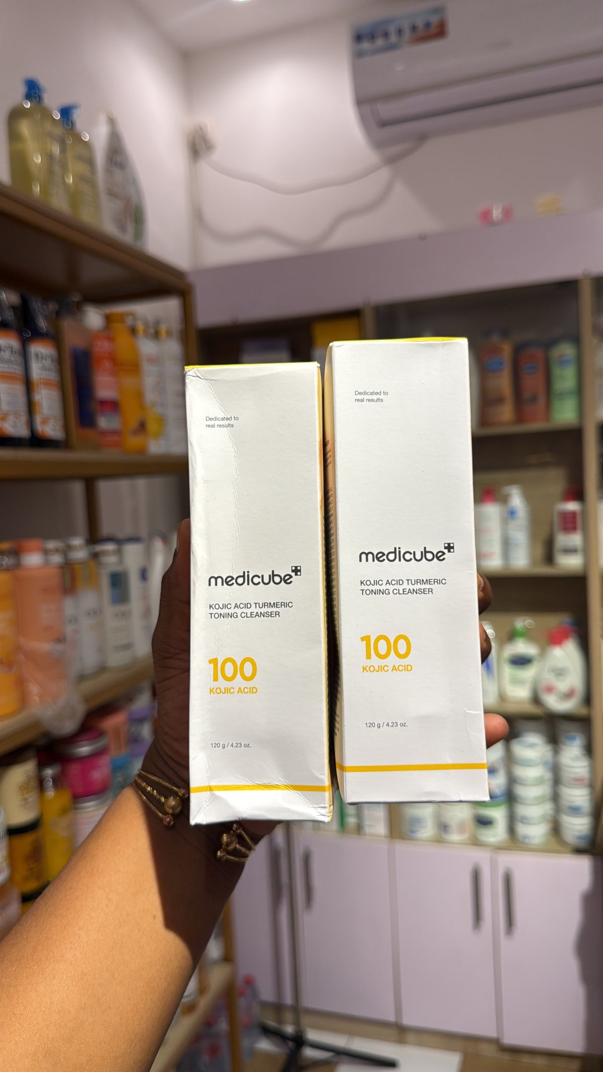 MEDICUBE kojic acid tumeric toning cleanser