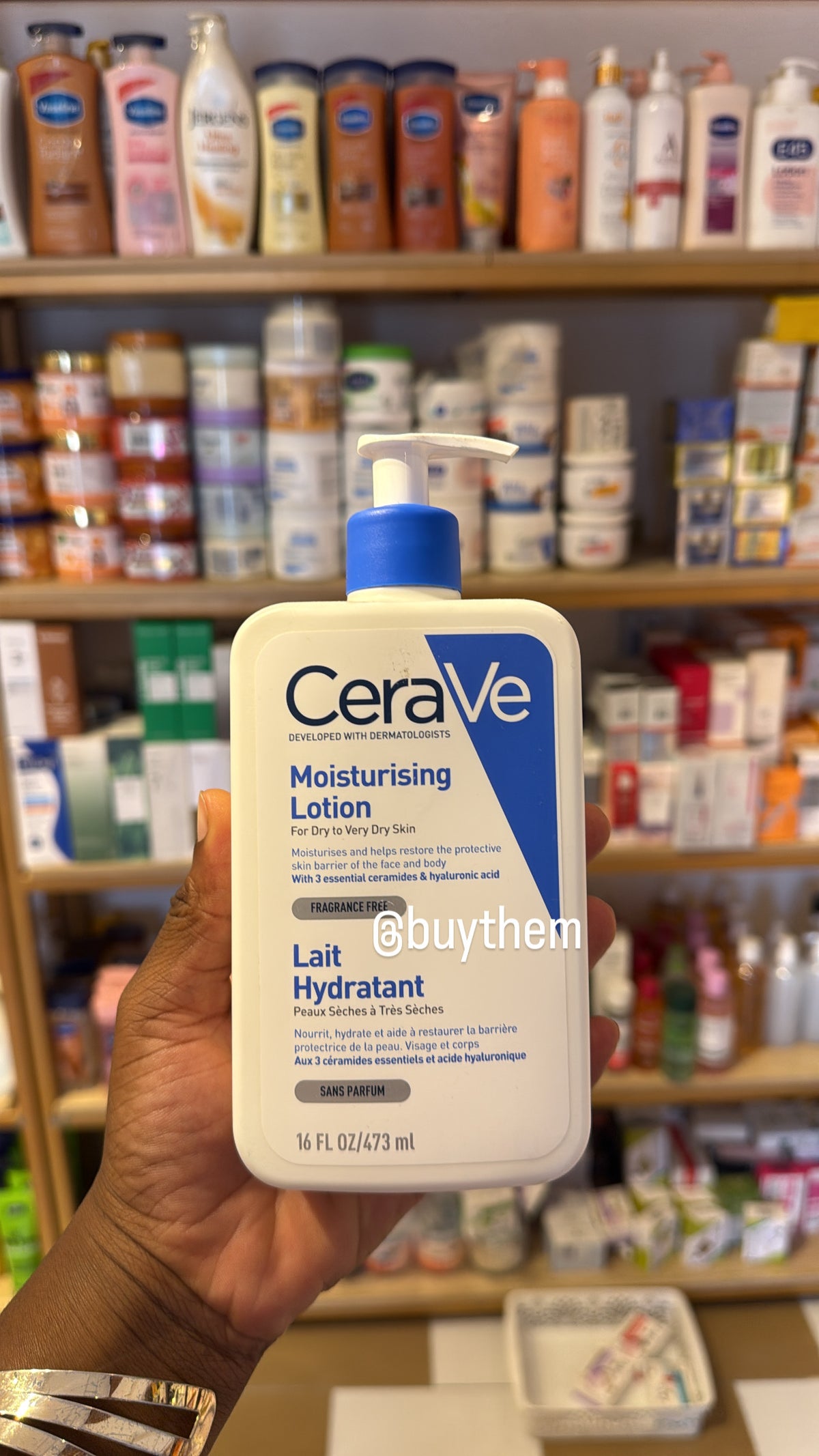 CERAVE moisturizing body lotion lait